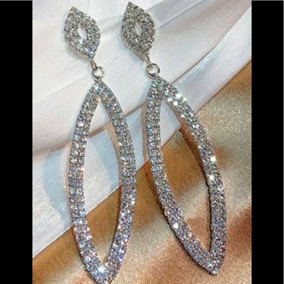 2X$39 ABSOLUTELY GORGEOUS TO WEAR WITH YOUR SEASON OUTFITS - Picture 5 of 5